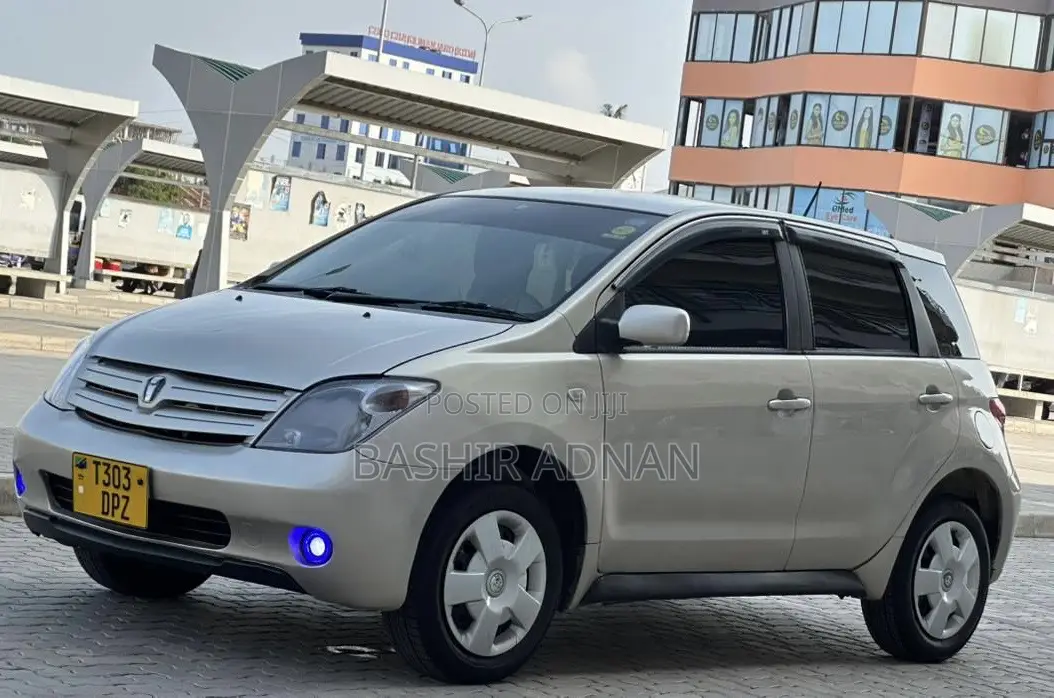 Toyota IST 2003 Beige