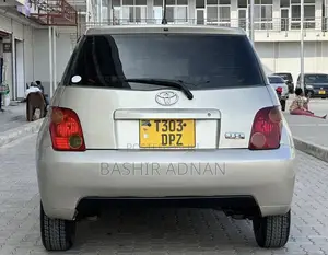 Toyota IST 2003 Beige