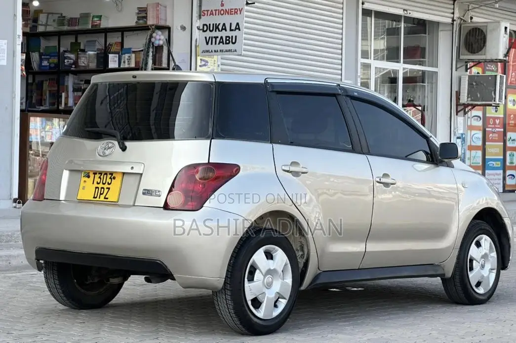 Toyota IST 2003 Beige