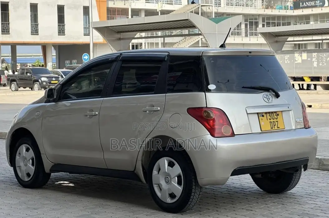 Toyota IST 2003 Beige
