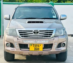Toyota Hilux 2.5 D-4D SRX 2010 Gray