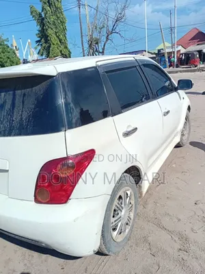 Toyota IST 2004 White