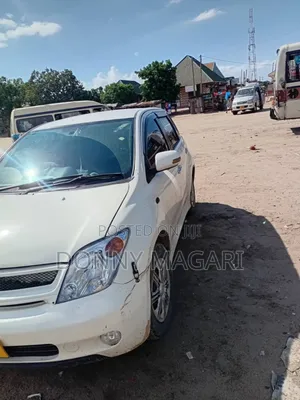 Toyota IST 2004 White