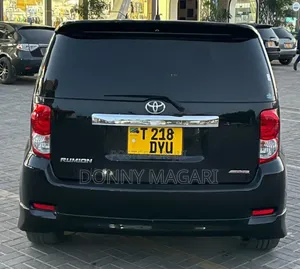 Toyota Corolla Rumion 2010 Black