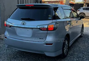 Toyota Wish 2013 Silver