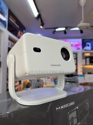 L018 Smart Projector