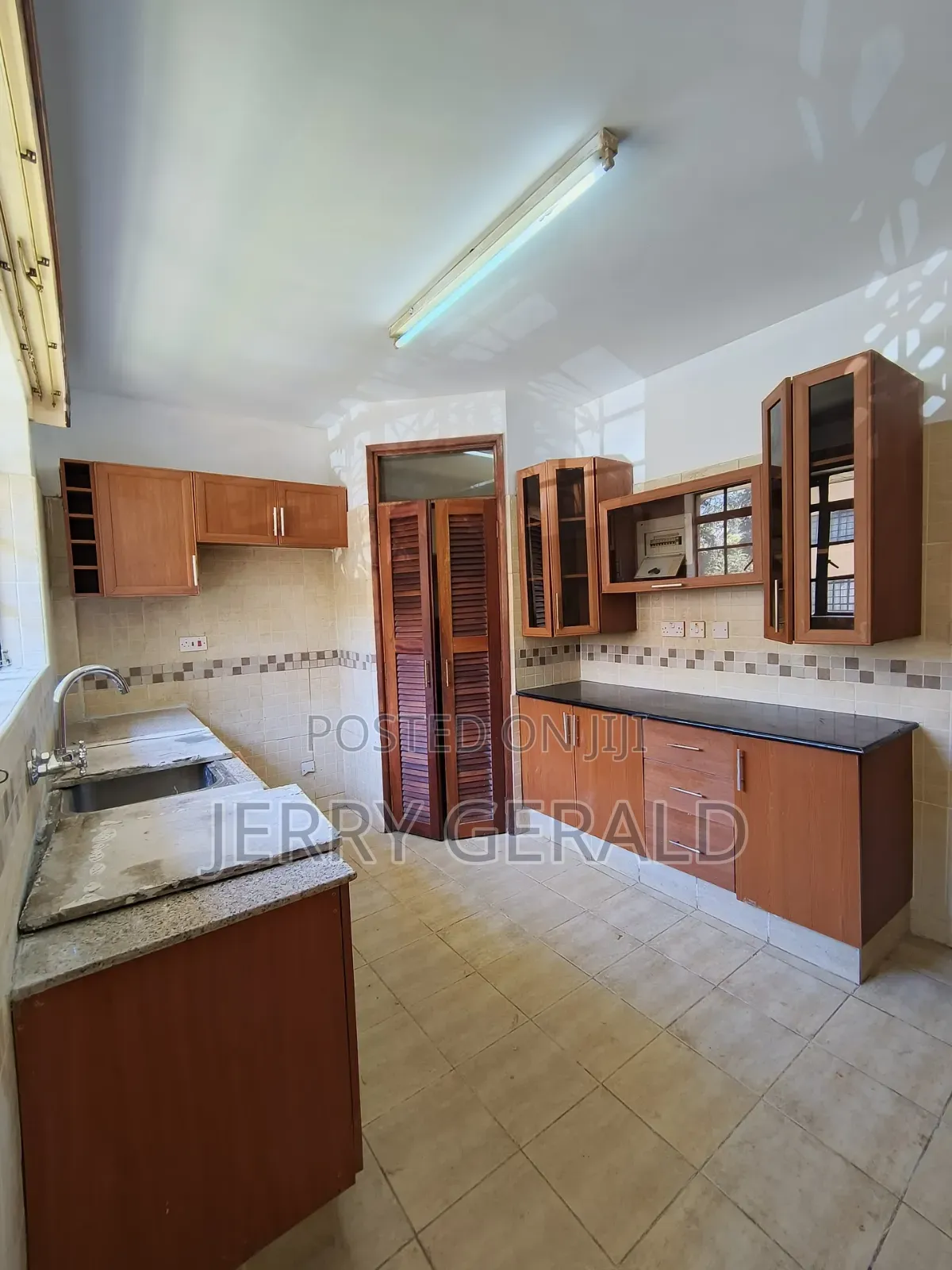 3bdrm Apartment in Kinondoni, Mbezi for rent