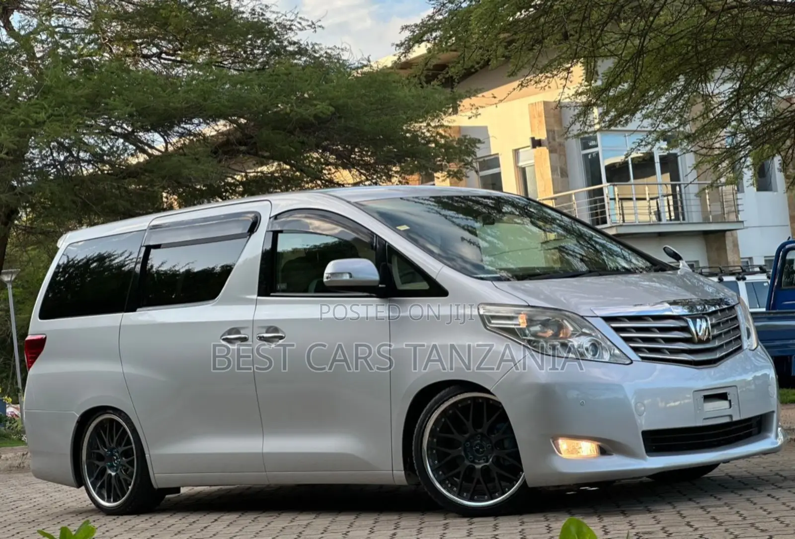 Toyota Alphard 2010 Silver