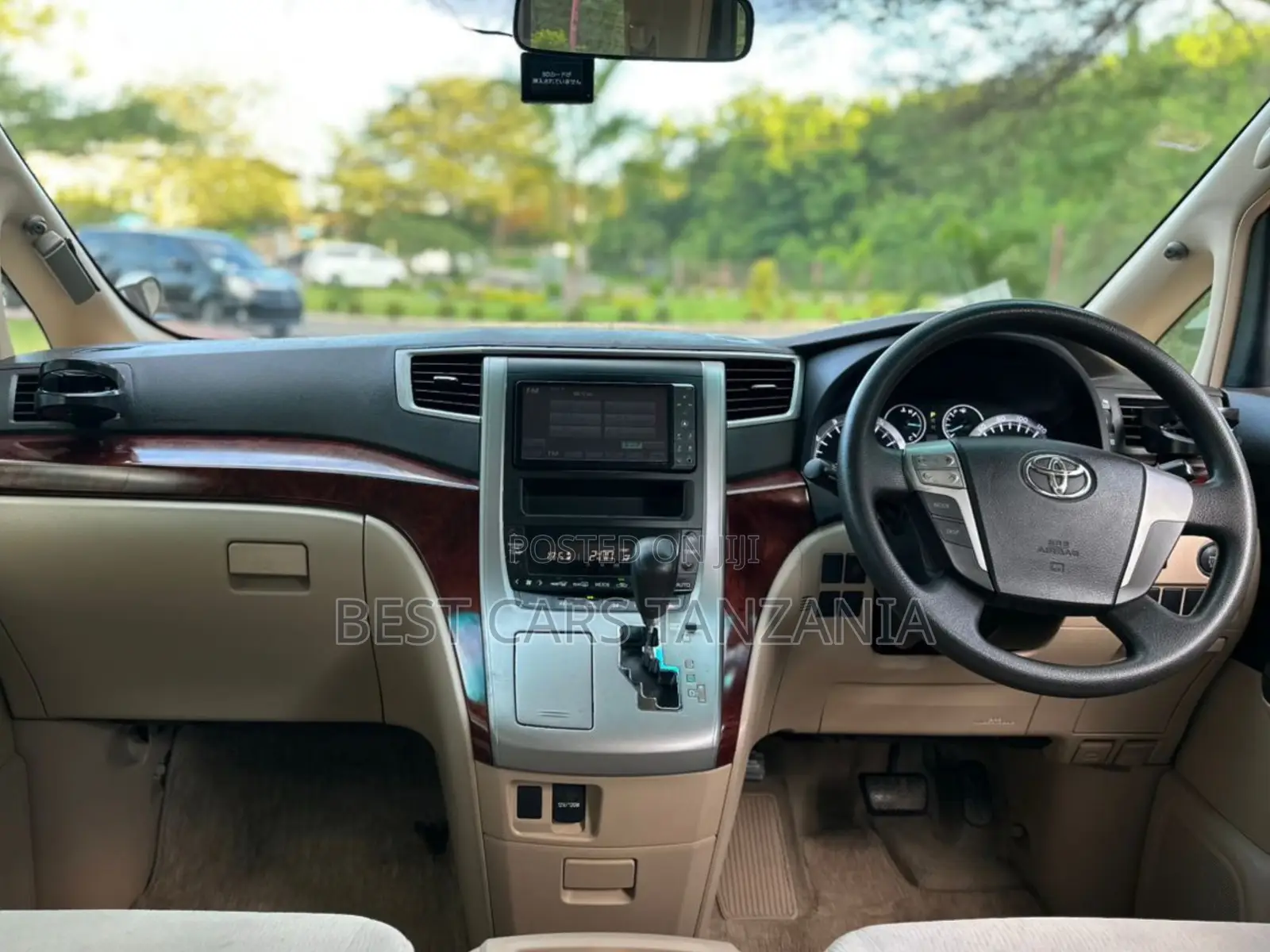 Toyota Alphard 2010 Silver