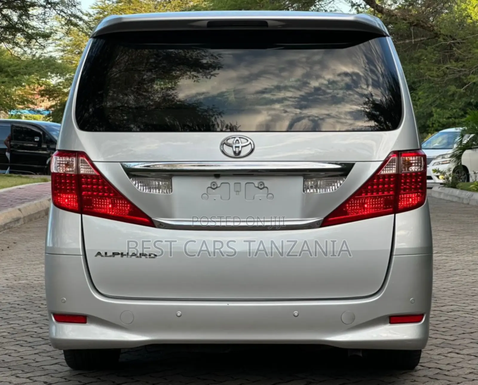 Toyota Alphard 2010 Silver