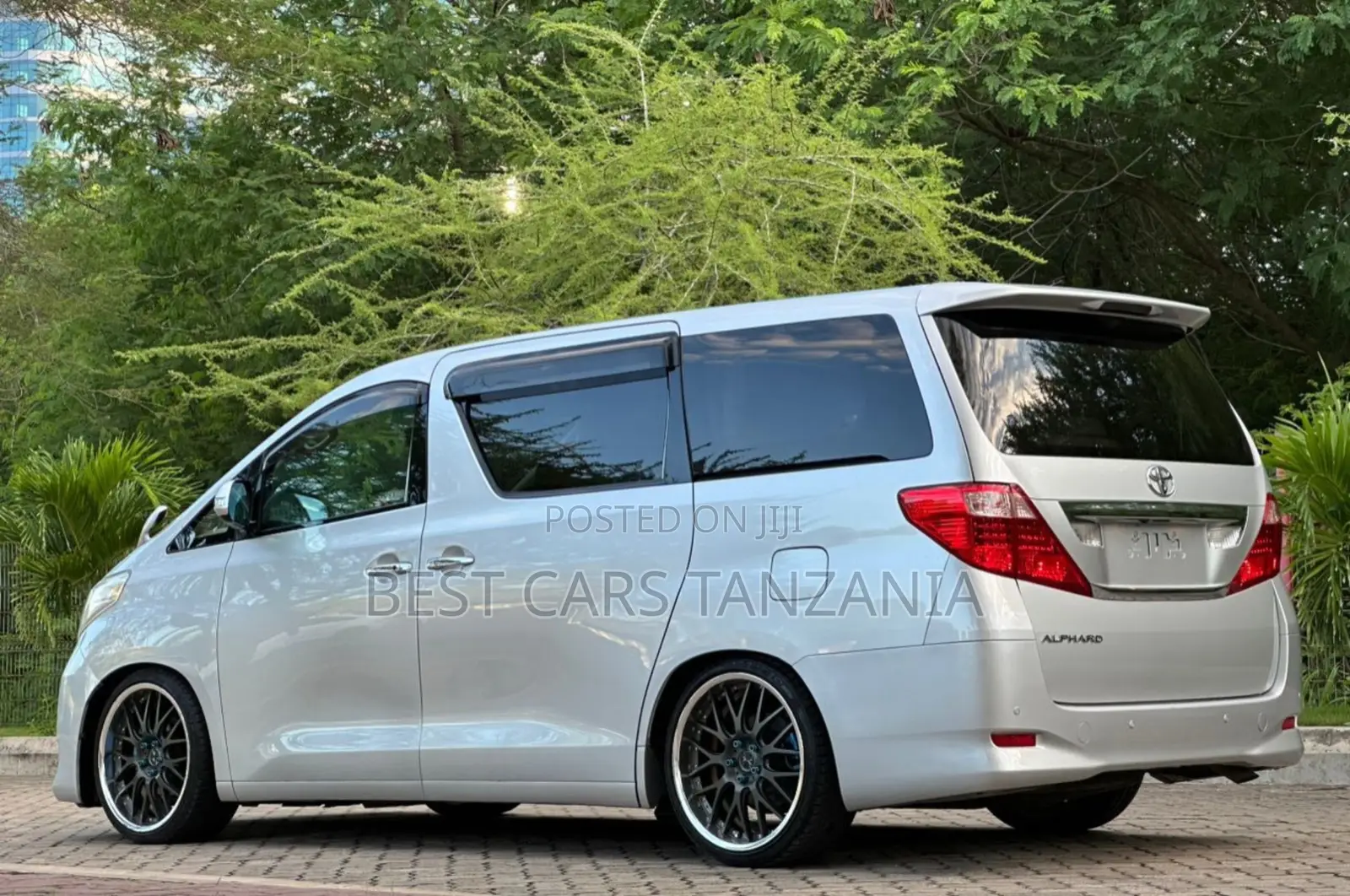 Toyota Alphard 2010 Silver