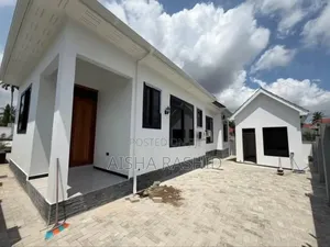 5bdrm House in Goba for sale