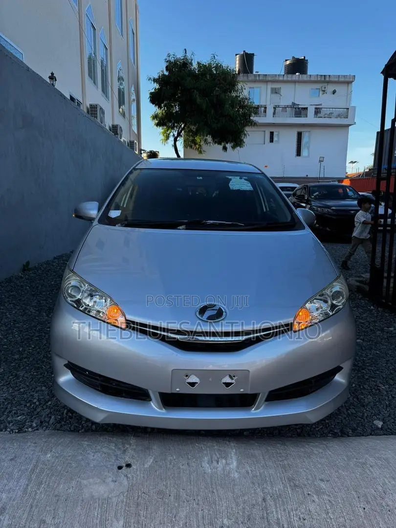 Toyota Wish 2013 Silver