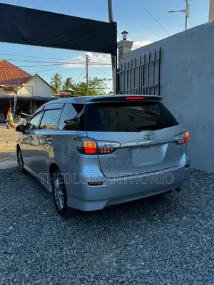 Toyota Wish 2013 Silver