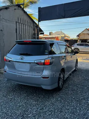 Toyota Wish 2013 Silver