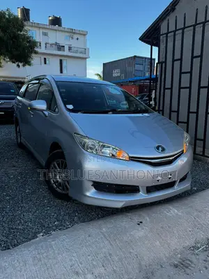 Toyota Wish 2013 Silver