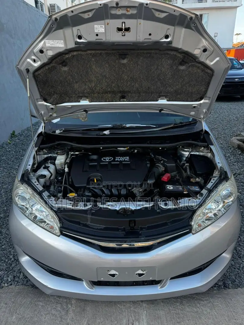 Toyota Wish 2013 Silver