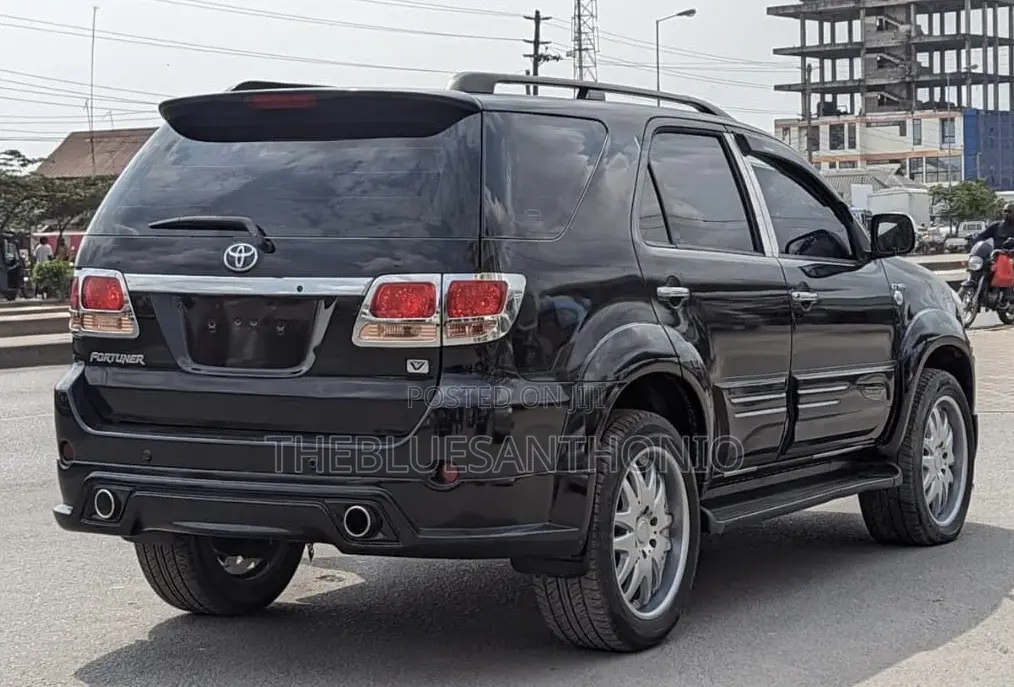 Toyota Fortuner 2007 Black