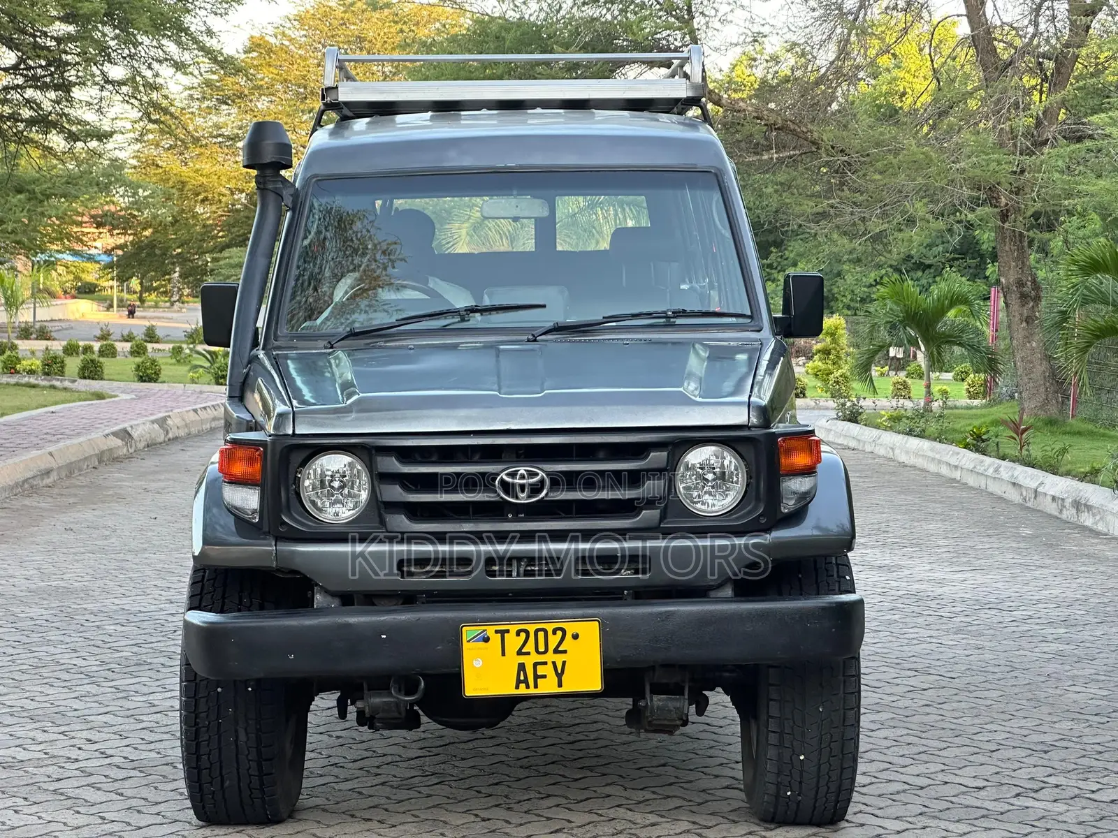 Toyota Land Cruiser 1986 Gray