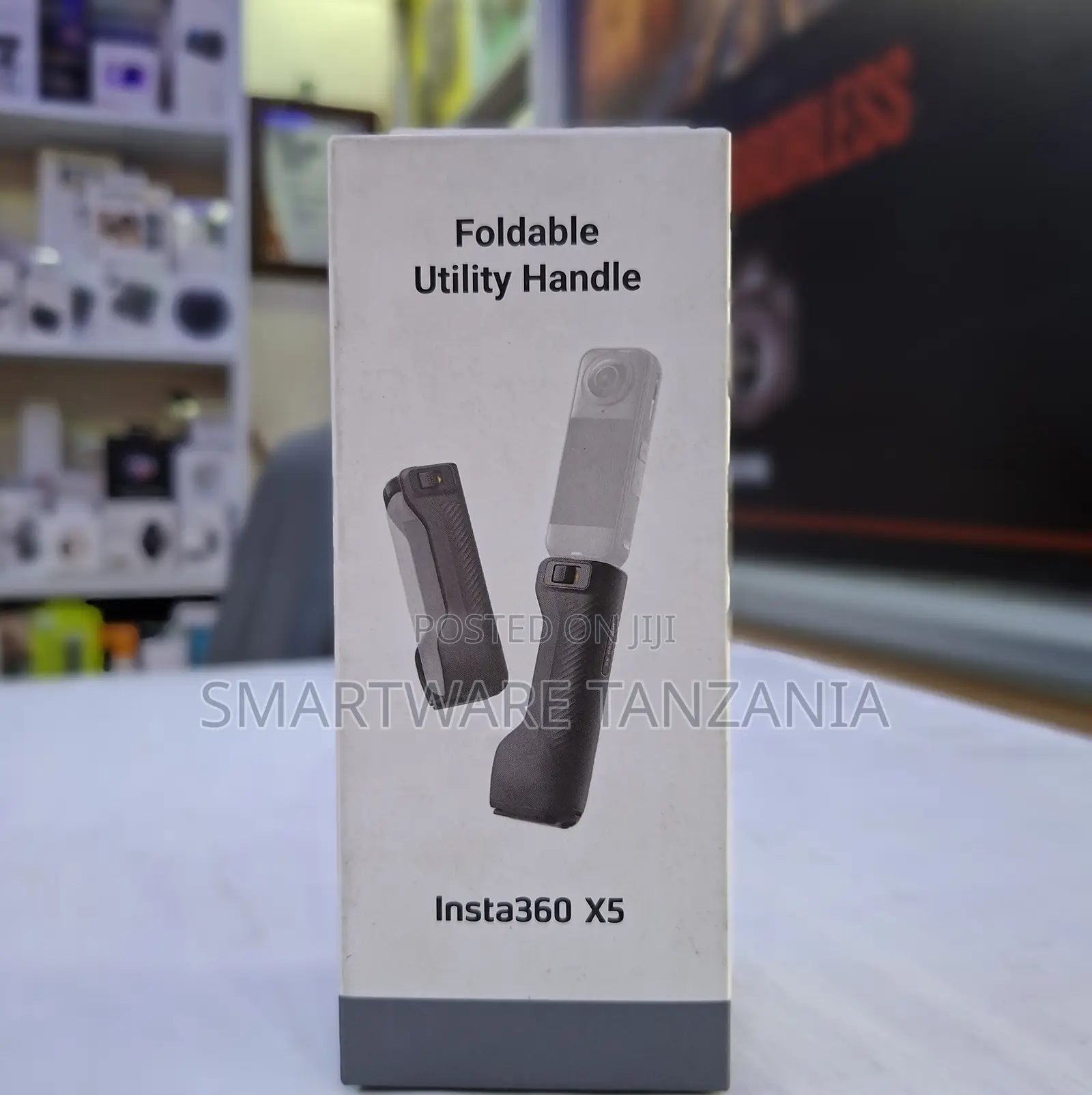 Insta360 X5 Foldable Utility Handle Compact Grip Accessory