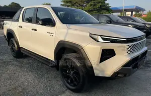 New Toyota Hilux 2025 Pearl
