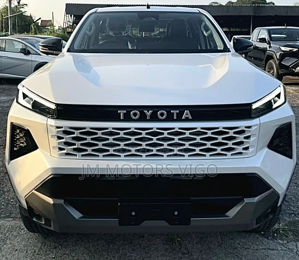 New Toyota Hilux 2025 Pearl