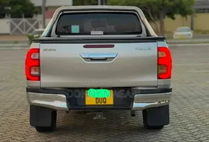 Toyota Hilux 2019 Gray