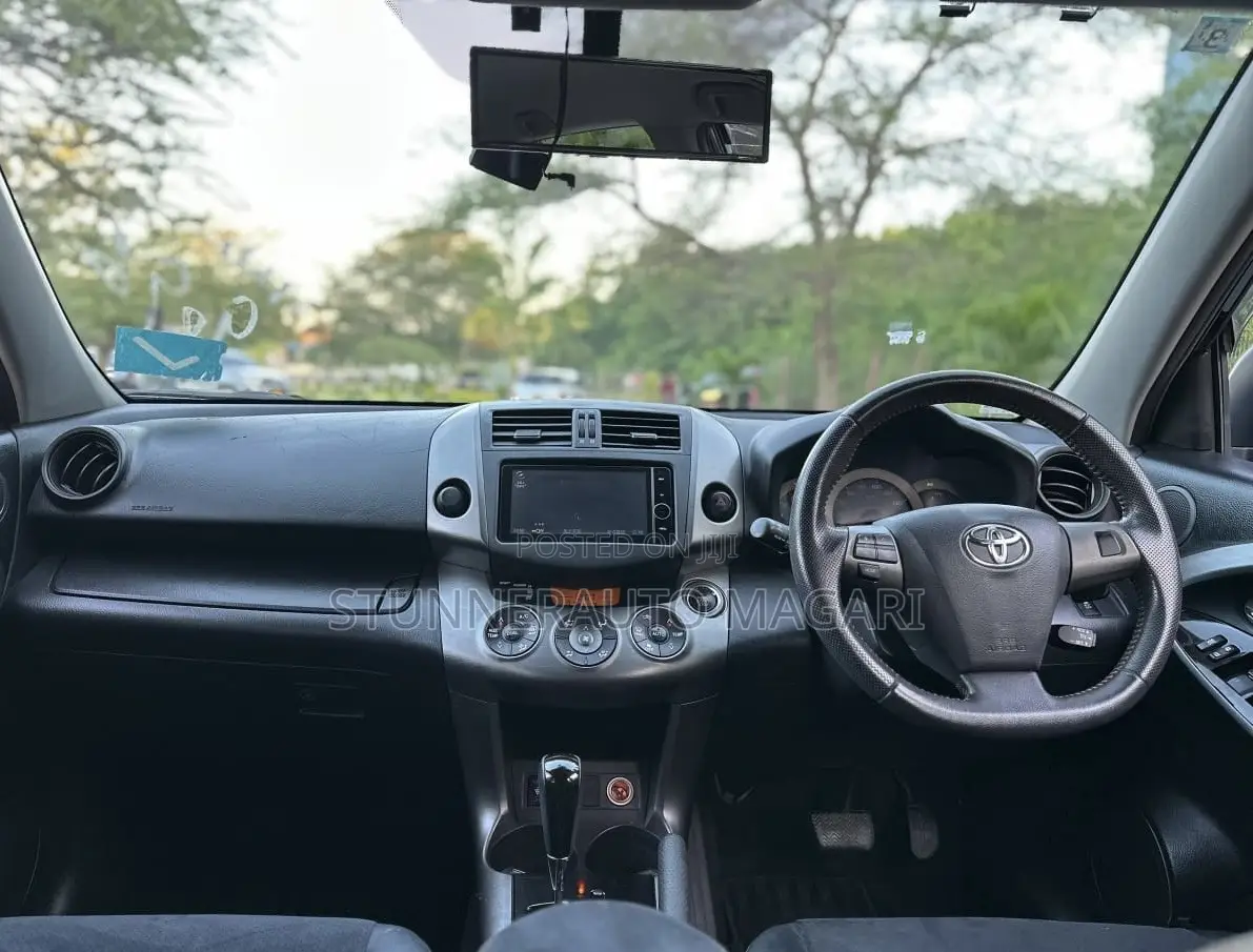 Toyota Vanguard 2013 Black