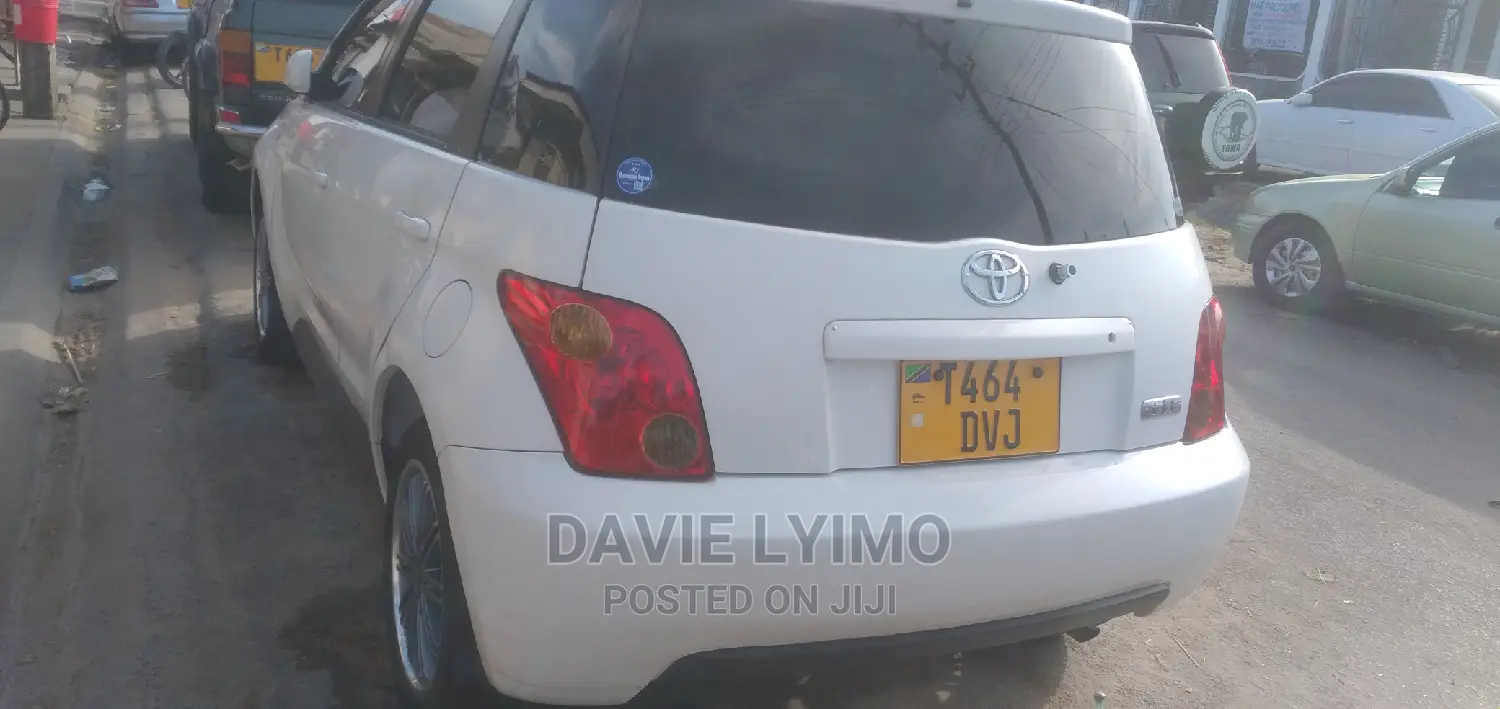 Toyota IST 2003 White