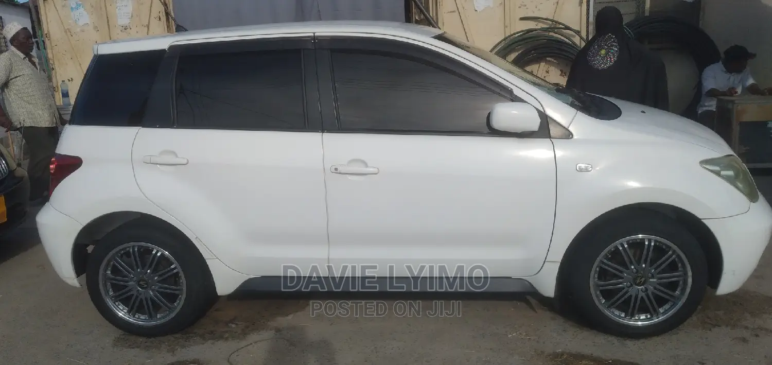 Toyota IST 2003 White