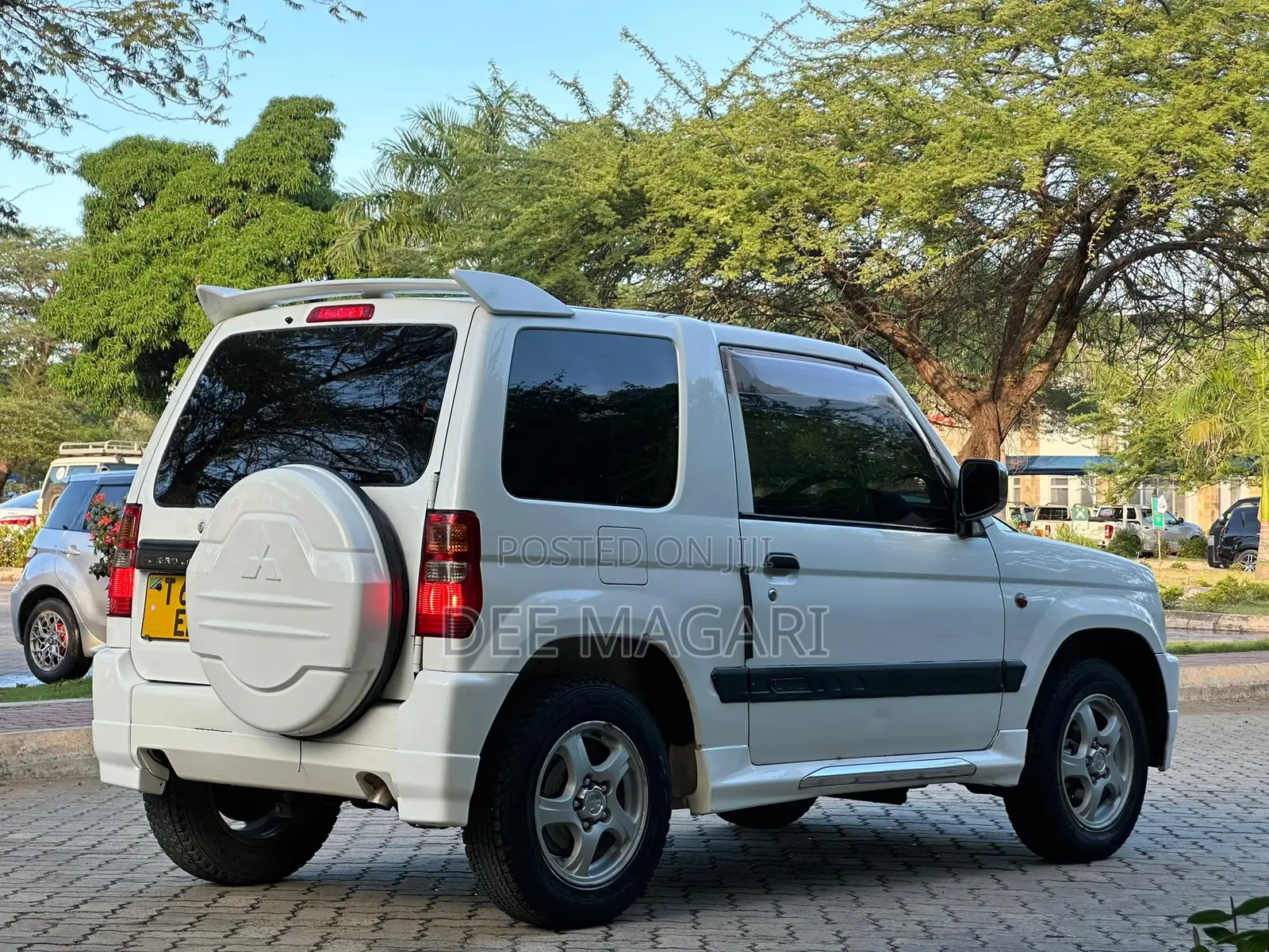 Mitsubishi Pajero Mini 2003 White