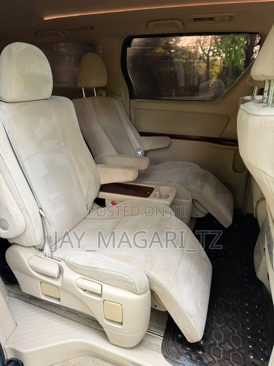 Toyota Alphard 2011 White
