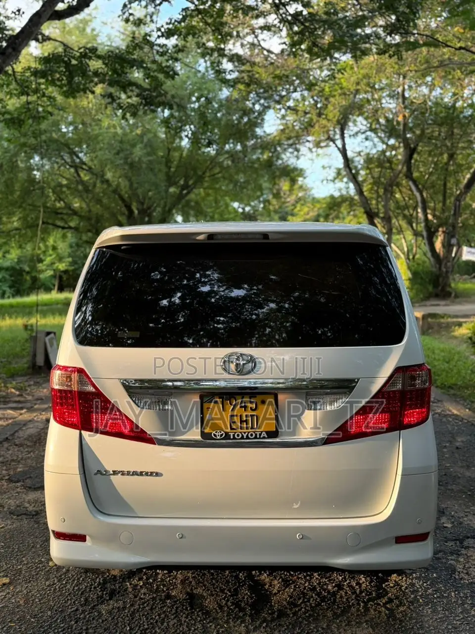 Toyota Alphard 2011 White