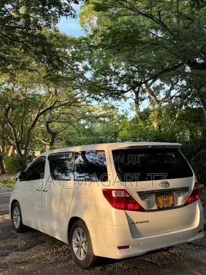 Toyota Alphard 2011 White