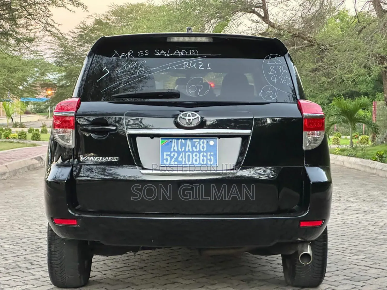 Toyota Vanguard 2012 Black