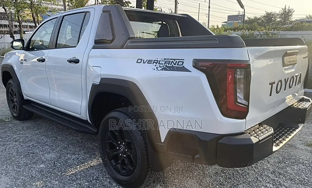 New Toyota Hilux 2025 Pearl
