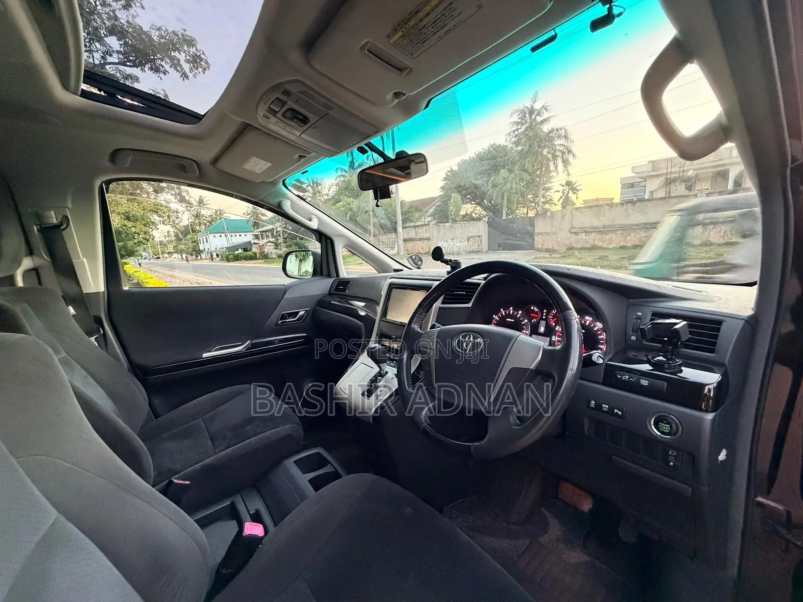 Toyota Vellfire 2010