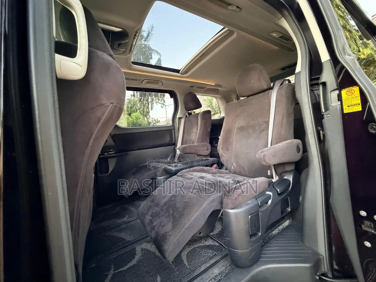Toyota Vellfire 2010