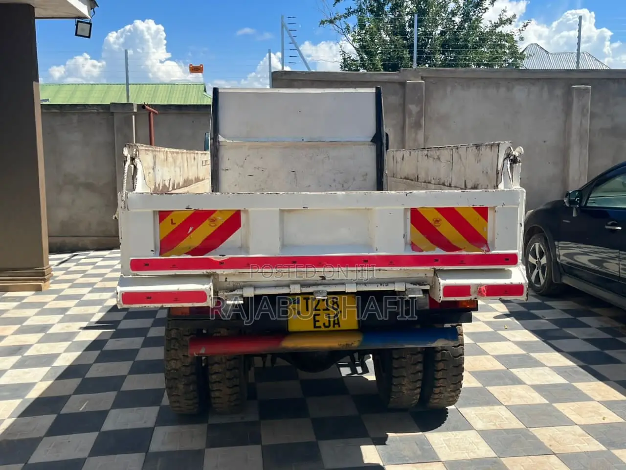 Mitsubish Canter Tipper