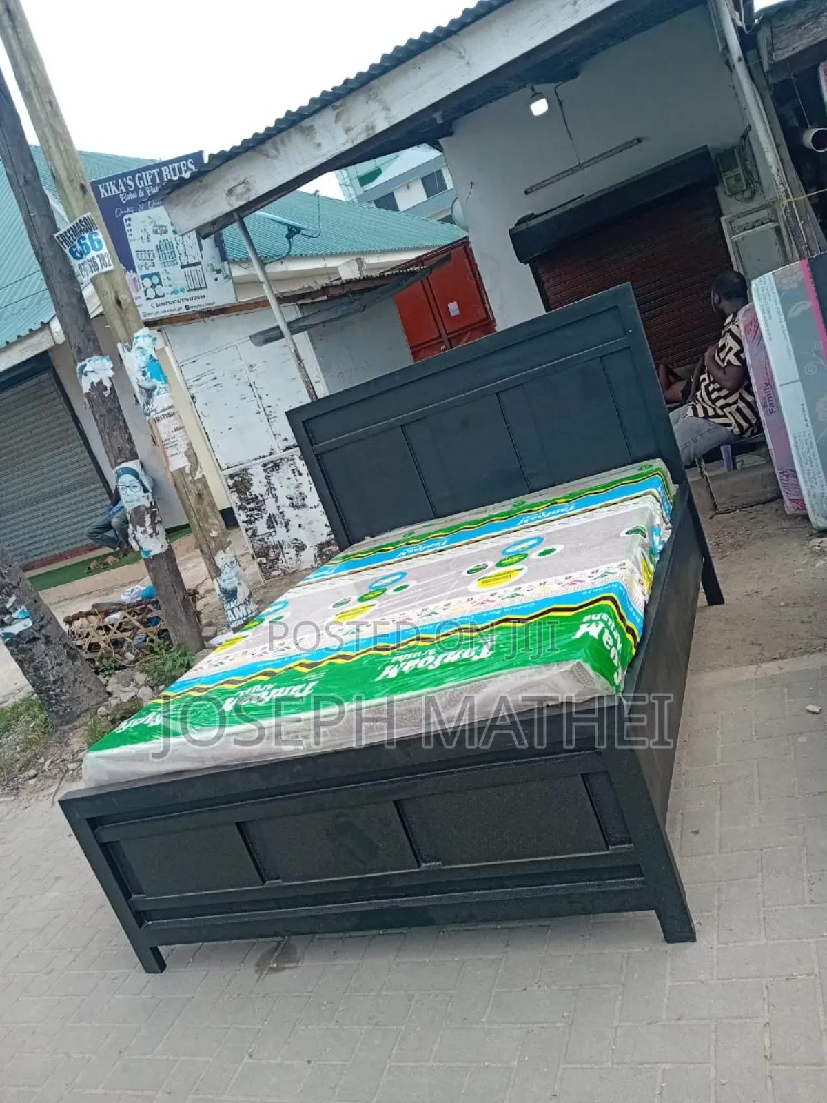 Kitanda 6x6 Na Godoro Ya Tanfoam 6x6 Inch 8
