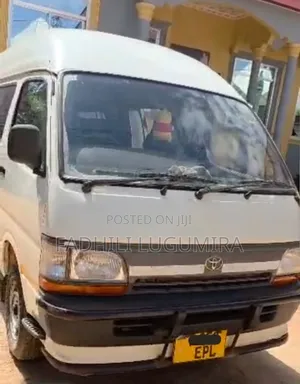 Toyota HiAce 2002 White