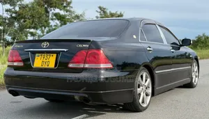 Toyota Crown 2004 Black