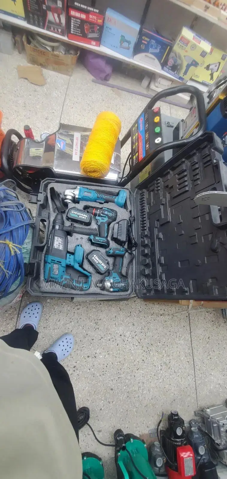 Full Box Grander, Drill Winchell Rotary Hammer Drill