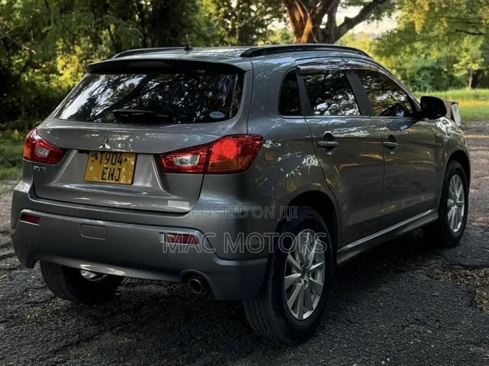 Mitsubishi RVR 2.0 2011 Gray