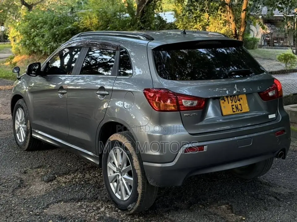 Mitsubishi RVR 2.0 2011 Gray