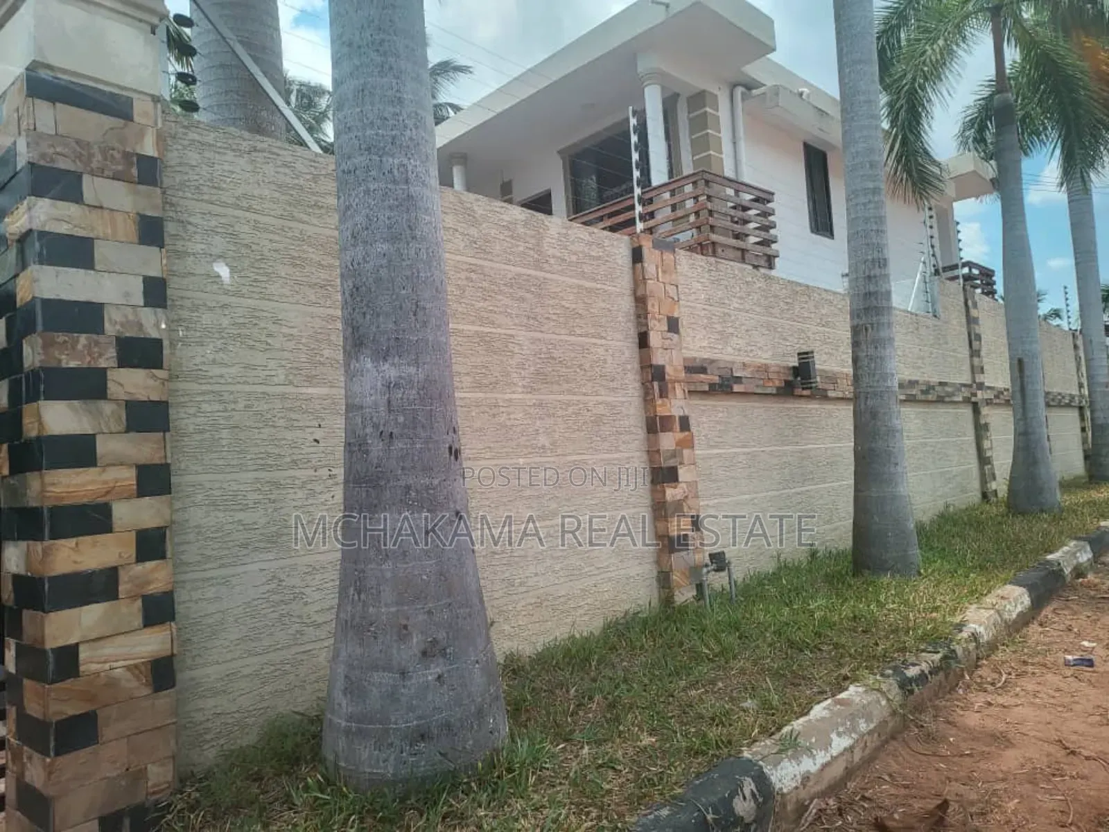 3bdrm Block of Flats in Mchakama Real , Mbezi Beach for sale