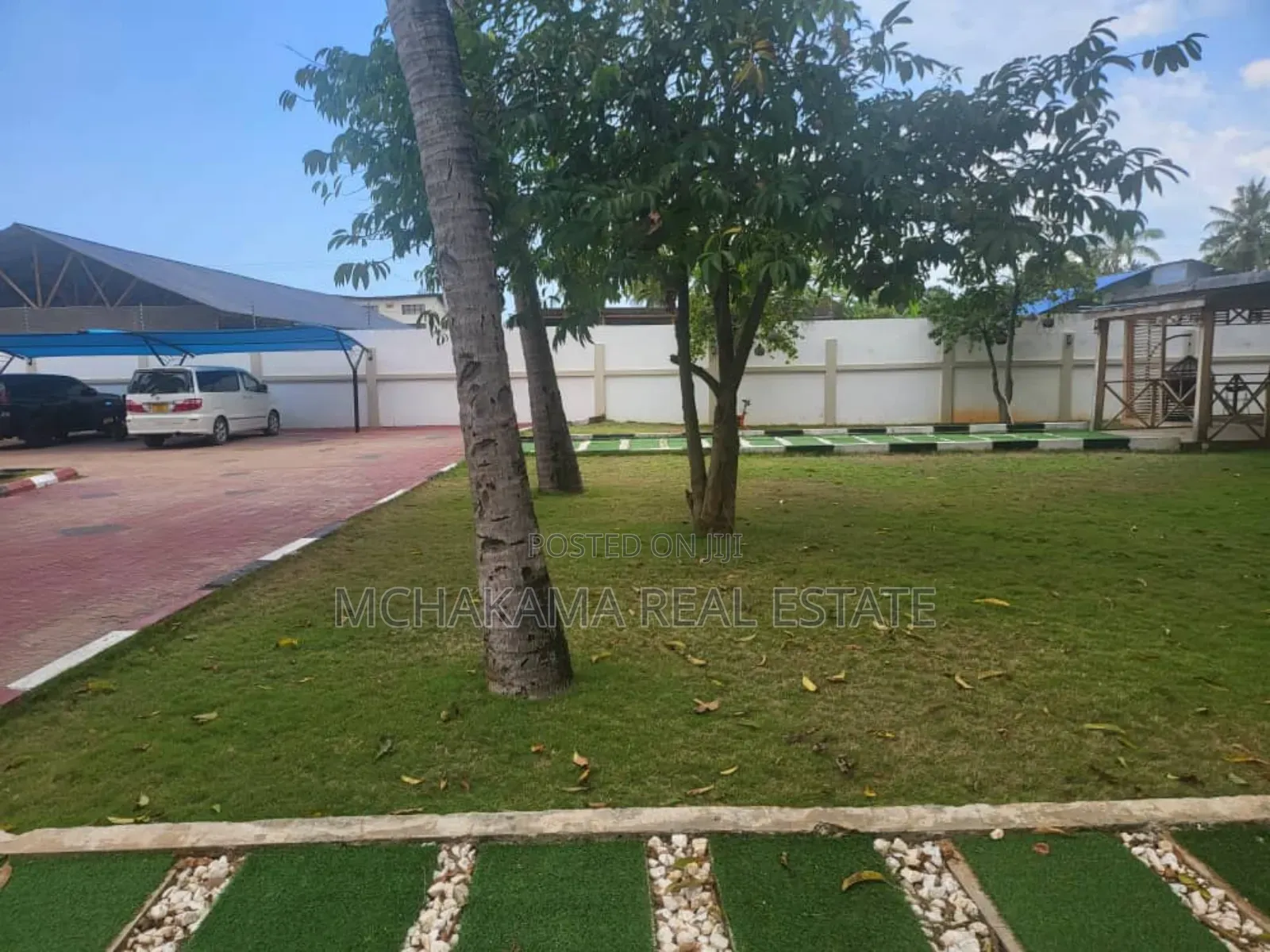 3bdrm Block of Flats in Mchakama Real , Mbezi Beach for sale