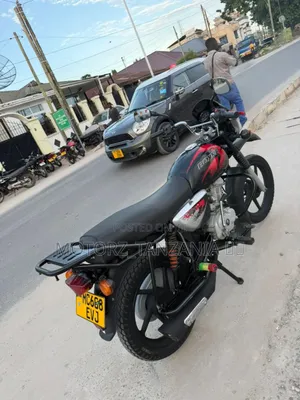 Bajaj Boxer X125 2024 Black