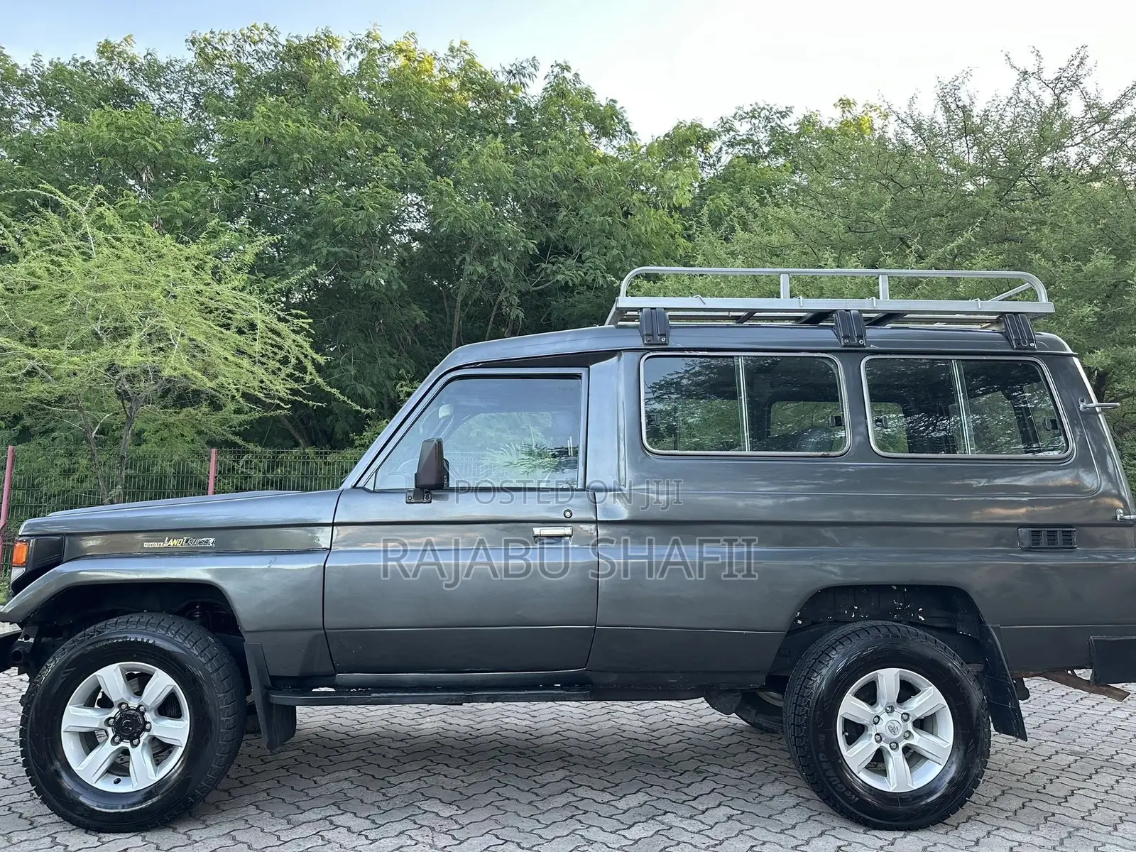 Toyota Land Cruiser 1996 Gray