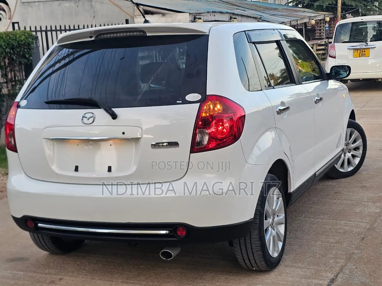 Mazda Verisa 2011 White